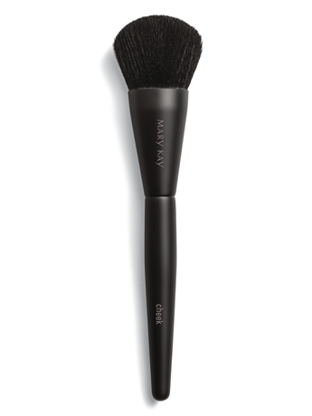 560109-UNL-GB-MKEssential-BrushSet-CheekBrush-DM_9655